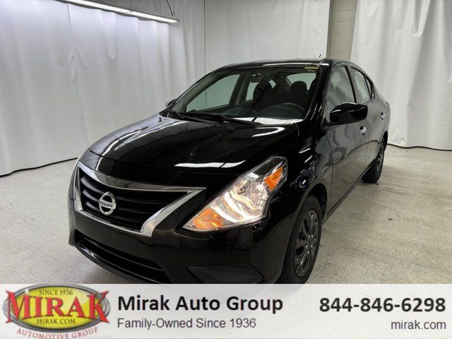 2018 Nissan Versa SV