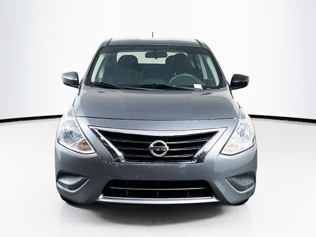 2018 Nissan Versa SV