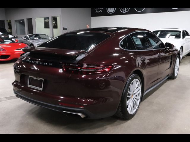 2018 Porsche Panamera 