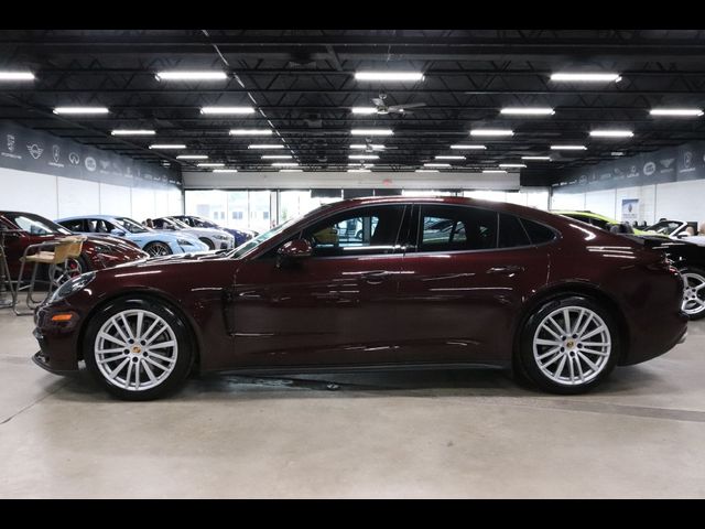 2018 Porsche Panamera 