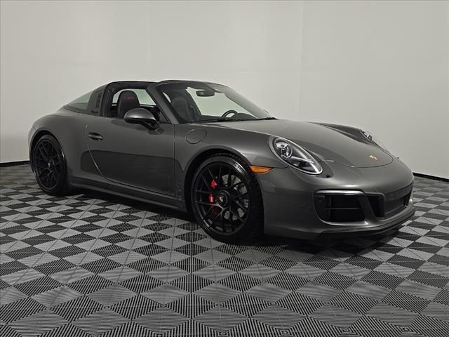 2018 Porsche 911 4 GTS