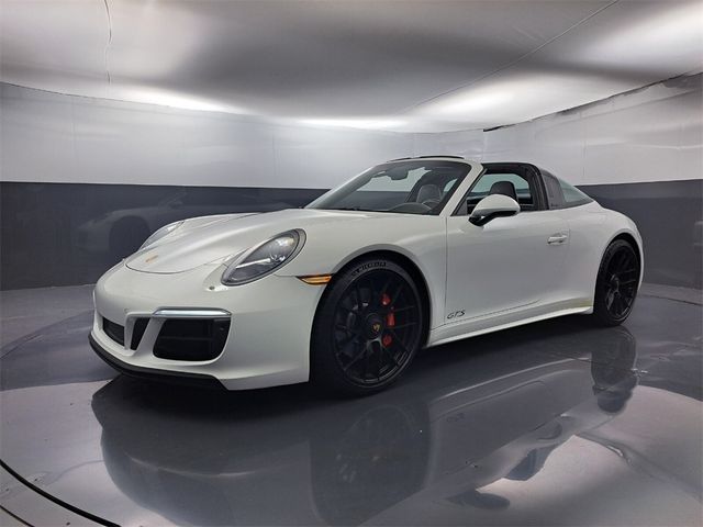 2018 Porsche 911 4 GTS