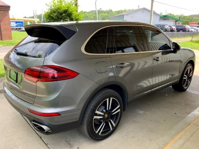 2018 Porsche Cayenne Base