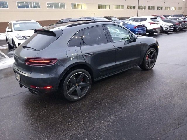 2018 Porsche Macan Turbo