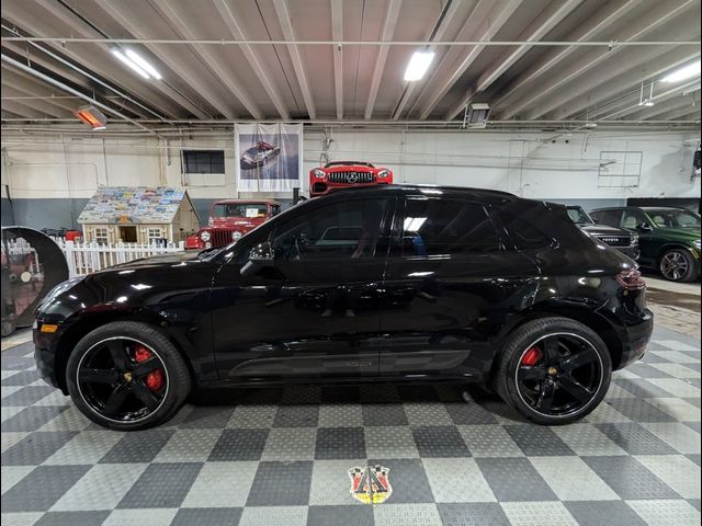 2018 Porsche Macan Turbo