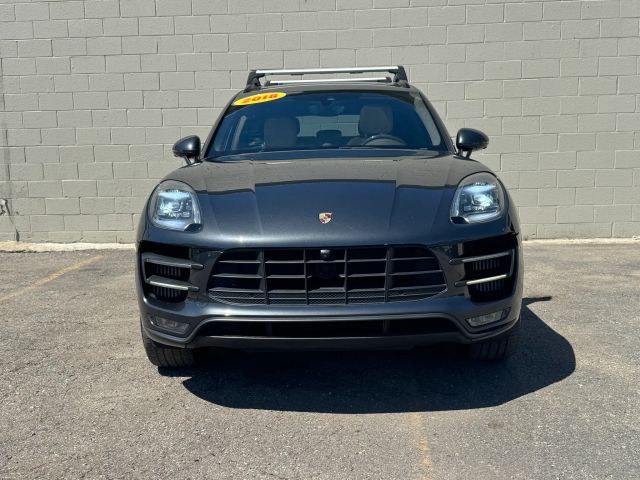2018 Porsche Macan Turbo