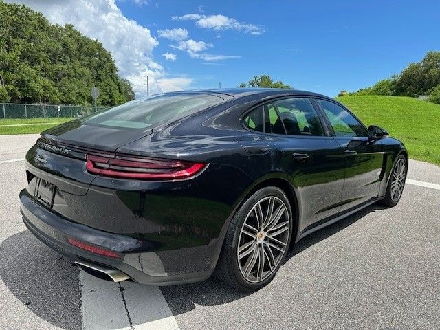 2018 Porsche Panamera 4