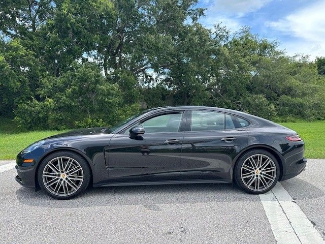 2018 Porsche Panamera 4