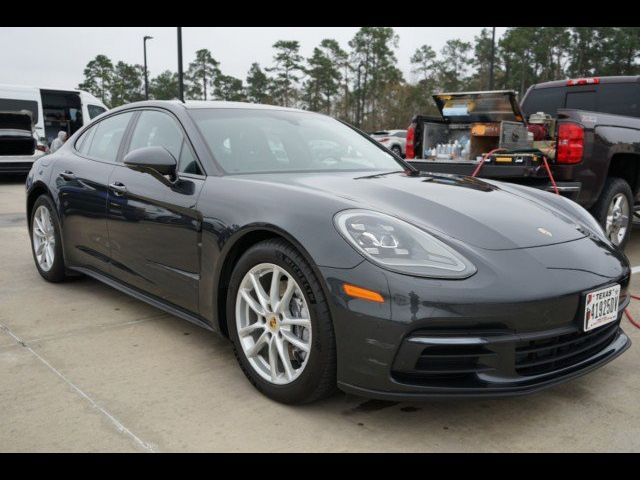 2018 Porsche Panamera 4