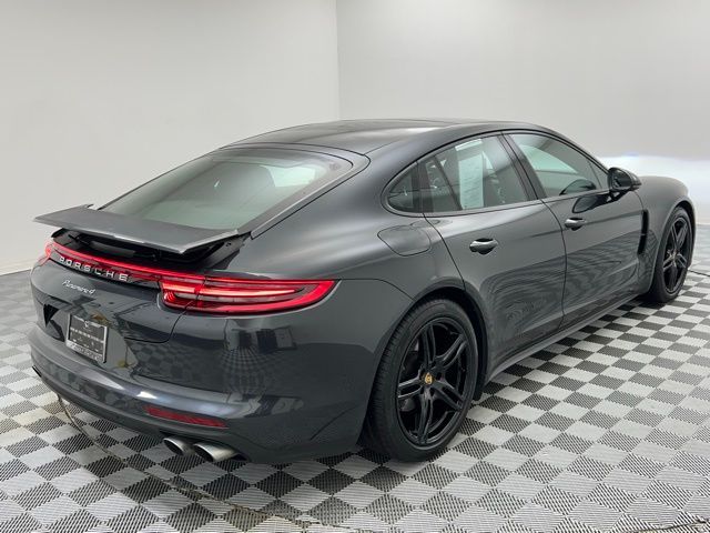 2018 Porsche Panamera 4