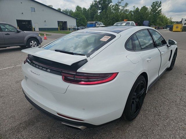2018 Porsche Panamera 4