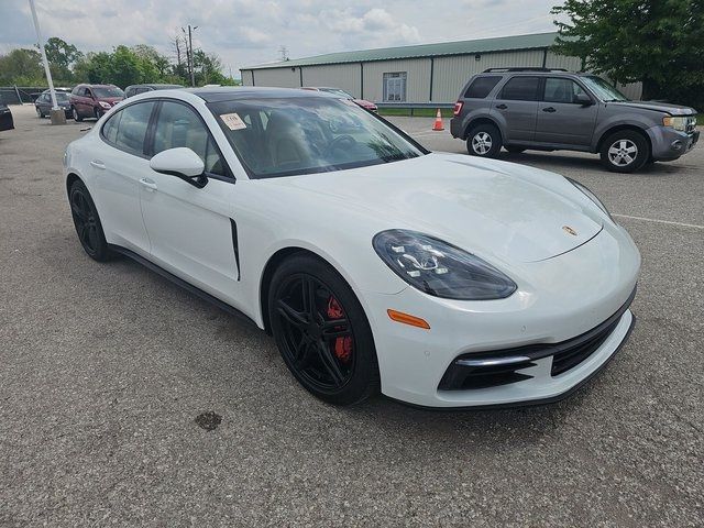 2018 Porsche Panamera 4
