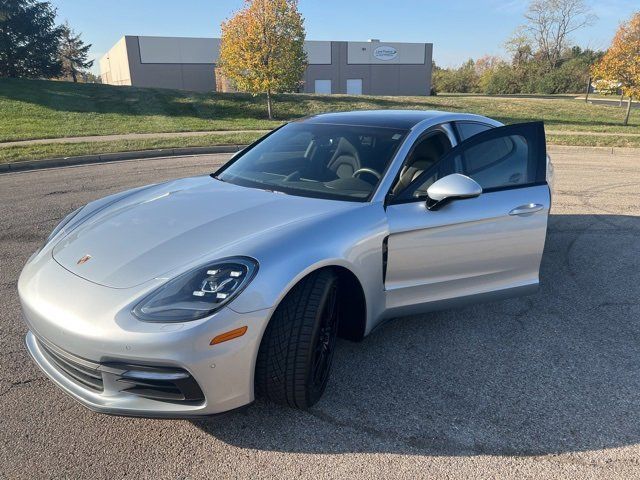 2018 Porsche Panamera 4