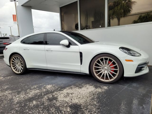 2018 Porsche Panamera 4