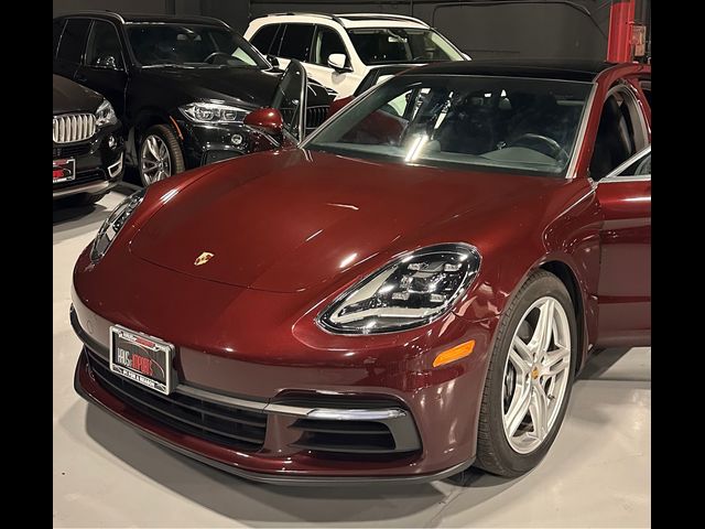 2018 Porsche Panamera 4