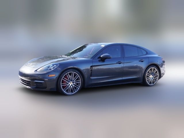 2018 Porsche Panamera 4