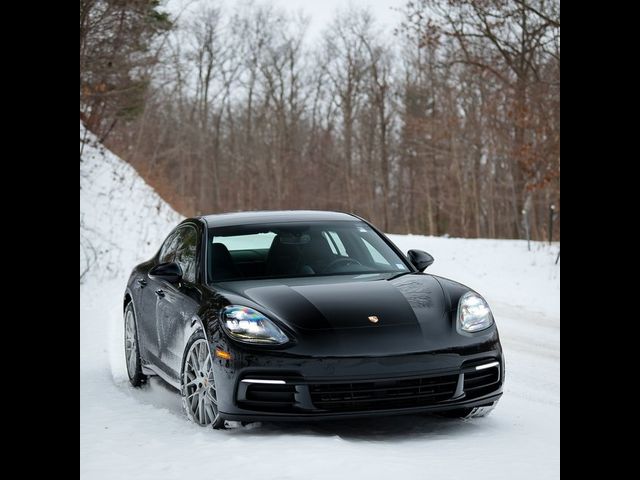 2018 Porsche Panamera 4