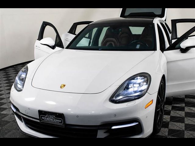 2018 Porsche Panamera 4