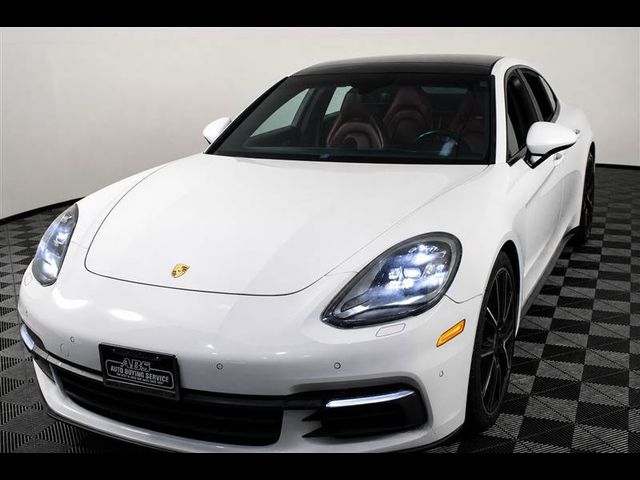 2018 Porsche Panamera 4