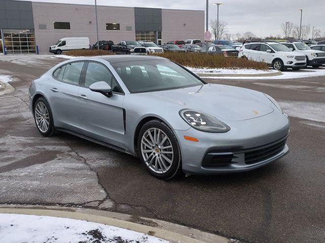 2018 Porsche Panamera 4