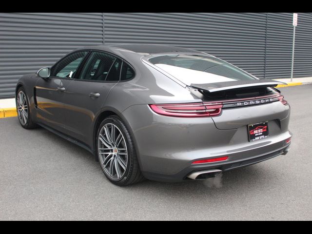 2018 Porsche Panamera 4