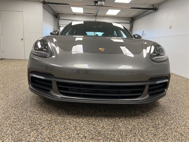 2018 Porsche Panamera 4