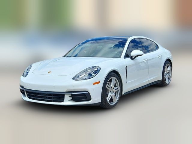 2018 Porsche Panamera 