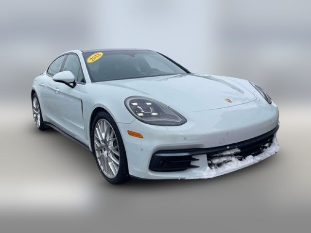 2018 Porsche Panamera 4