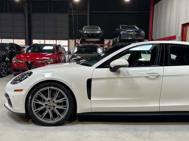 2018 Porsche Panamera 4