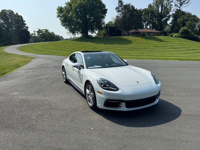 2018 Porsche Panamera 4