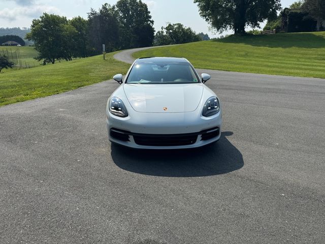 2018 Porsche Panamera 4