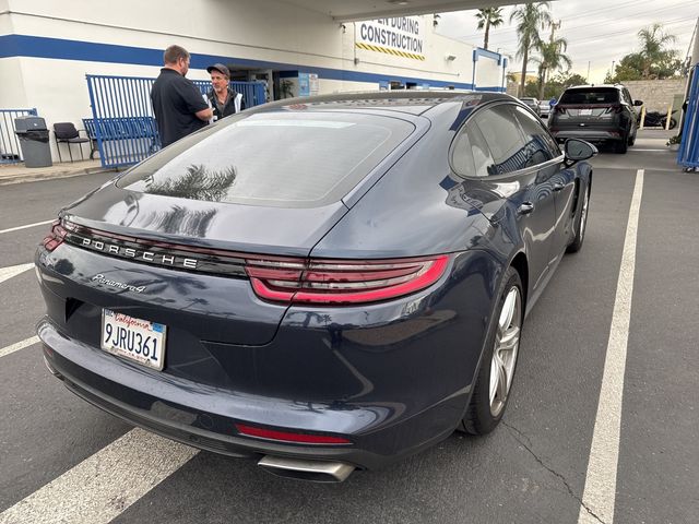 2018 Porsche Panamera 4