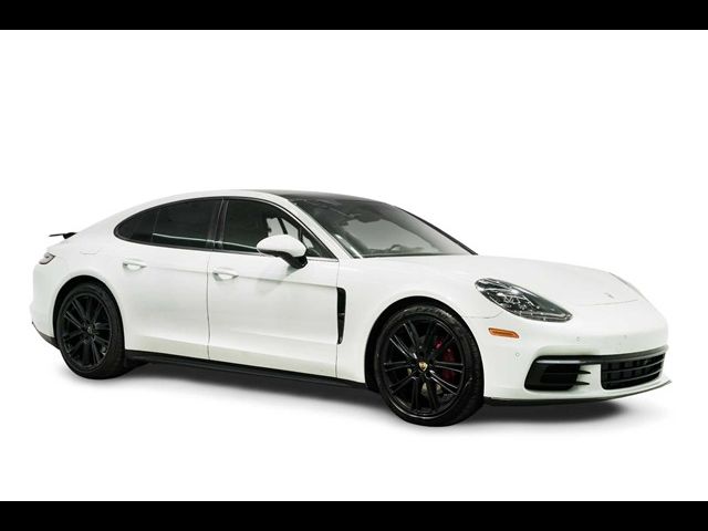 2018 Porsche Panamera 4