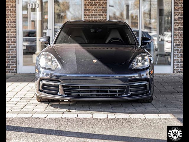 2018 Porsche Panamera 4