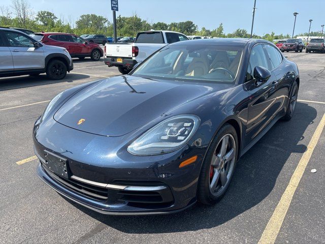 2018 Porsche Panamera 4