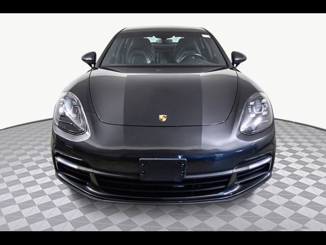 2018 Porsche Panamera 4