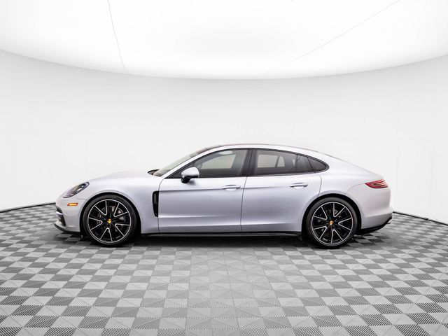 2018 Porsche Panamera 4