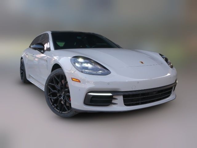 2018 Porsche Panamera 4