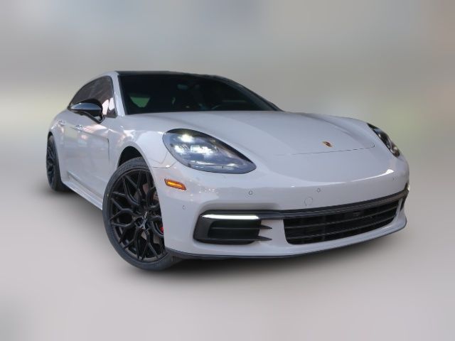 2018 Porsche Panamera 4