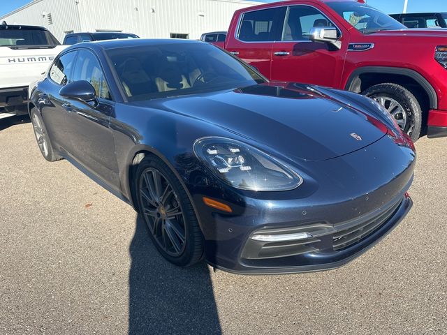 2018 Porsche Panamera 4