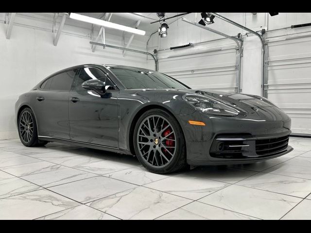 2018 Porsche Panamera 4 Executive