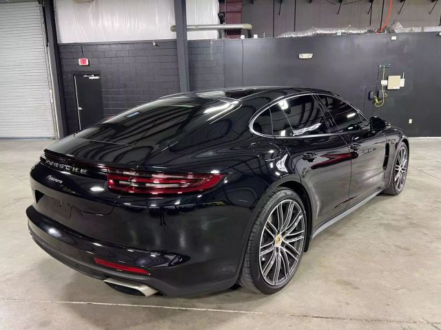 2018 Porsche Panamera 4