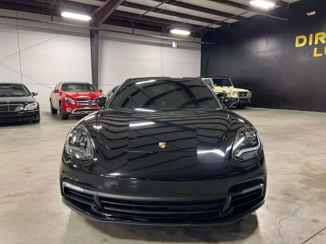 2018 Porsche Panamera 4