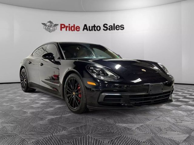 2018 Porsche Panamera 4