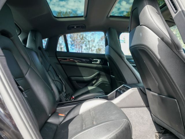 2018 Porsche Panamera 4