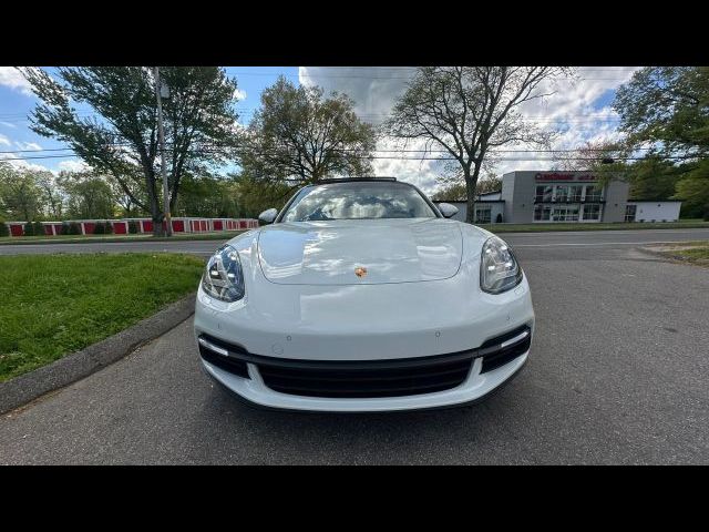 2018 Porsche Panamera 4