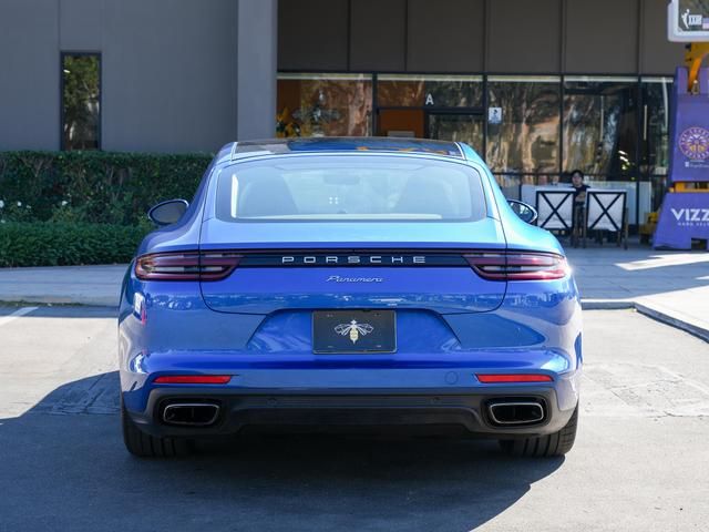 2018 Porsche Panamera 4