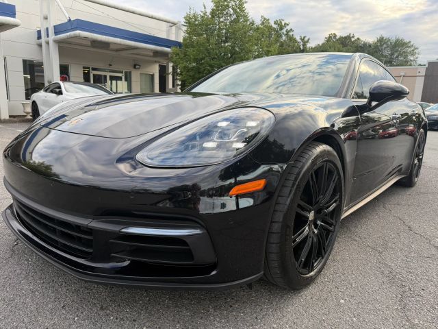 2018 Porsche Panamera 4