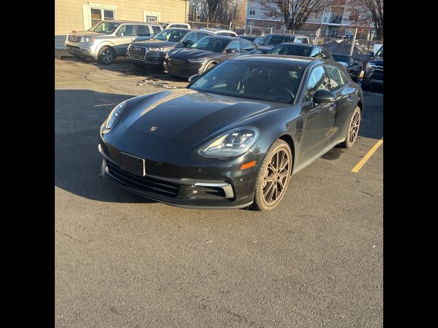 2018 Porsche Panamera 4