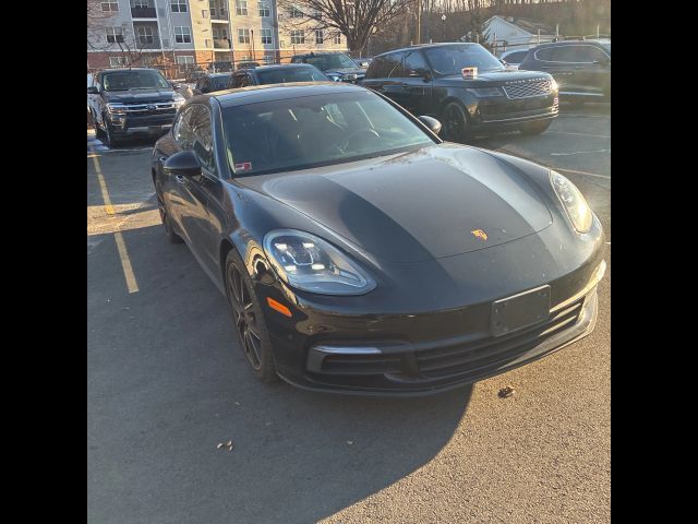 2018 Porsche Panamera 4